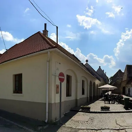 Arkadia Apartman Pápa Exterior photo