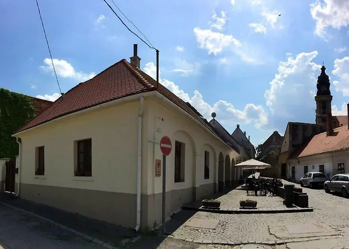 Ház saját udvarral a történelmi belvárosban